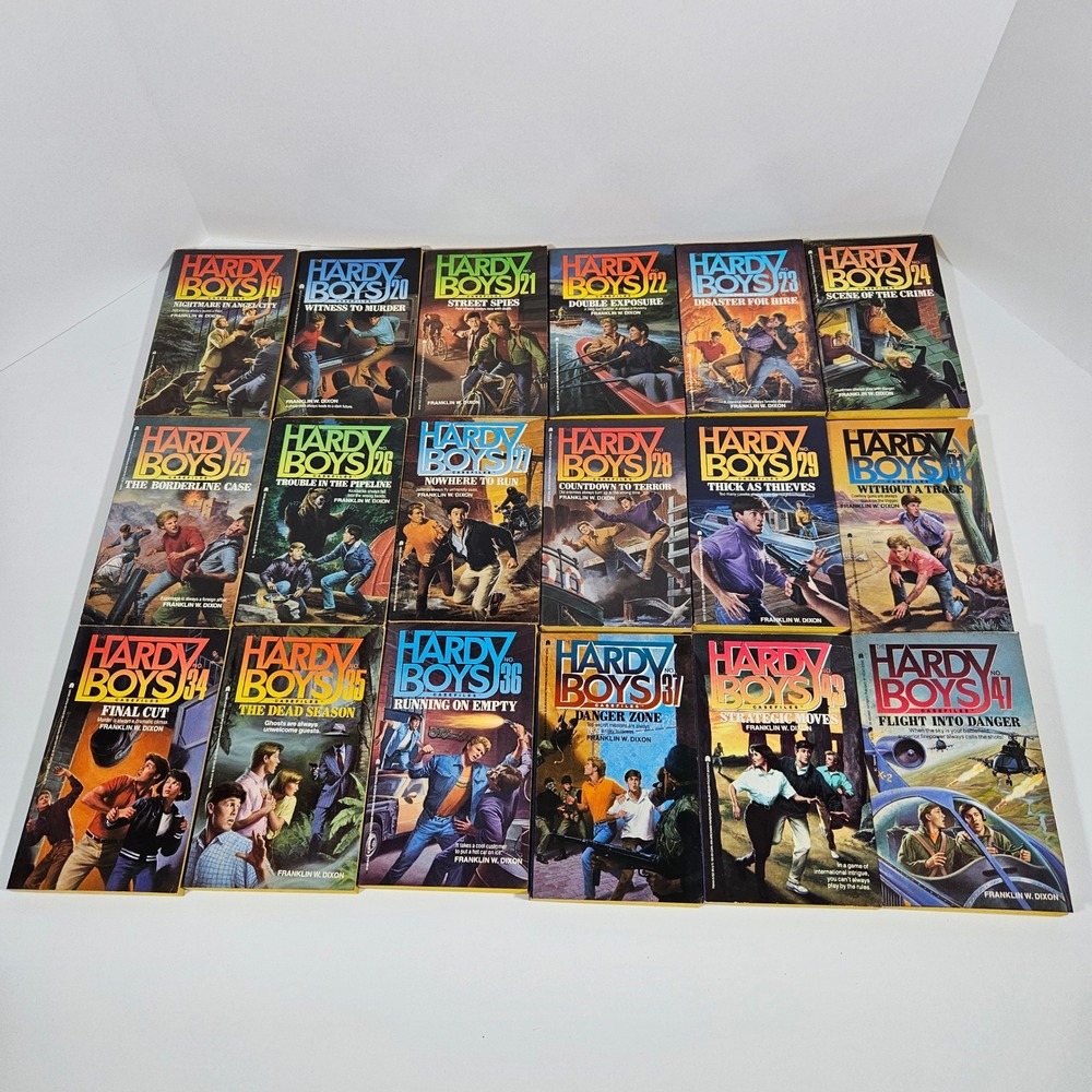 Hardy Boys Casefiles Lot of 18 Vintage Paperbacks ranging 19-47 Franklin W Dixon